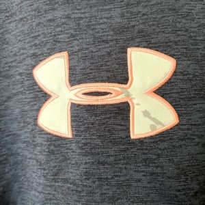 Under Armor Size medium sporty sweatshirt